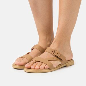 Crocs Tulum Toe Post Sandal Dark Gold 6 - like new!